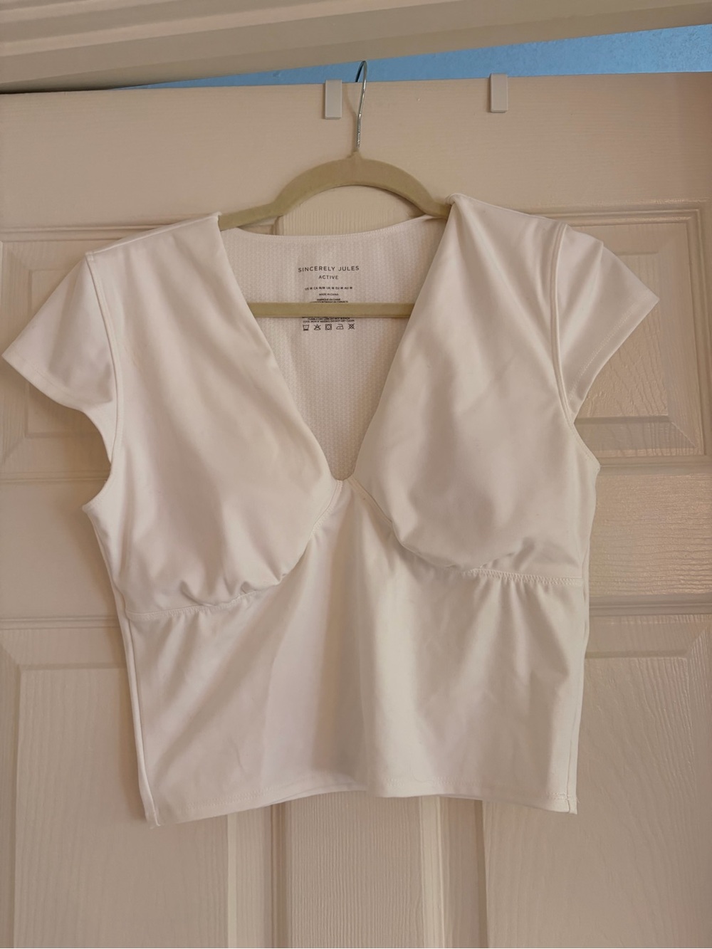 Sincerely Jules White Active Crop Top